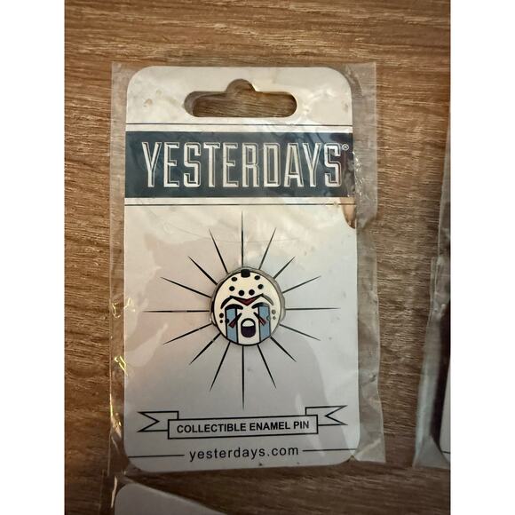 NEW Yesterdays Horror Emoji Enamel 4 Pin Lot Michael Jason Freddy Regan SEALED - Picture 3 of 4